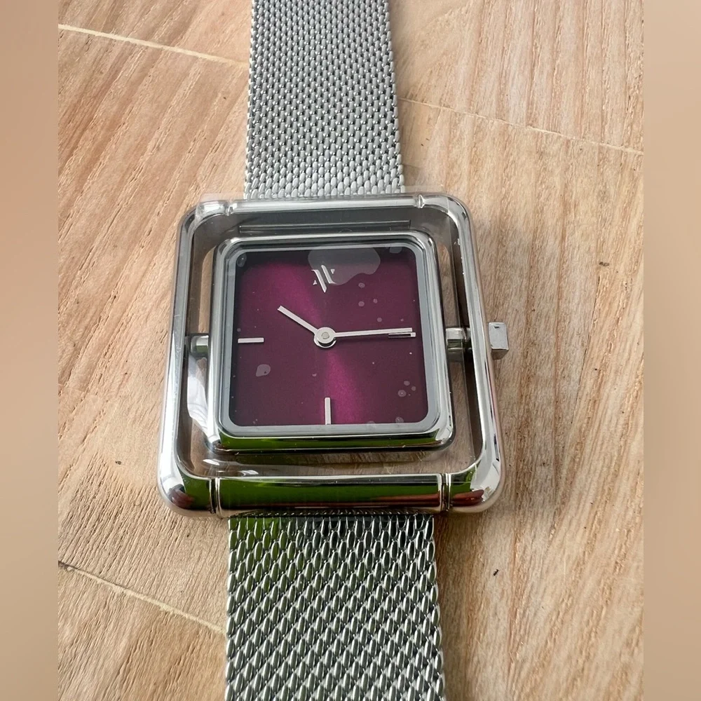 Vanna ladies Umbra ruby red silver tone stainless steel dress watch NEW BATTERY